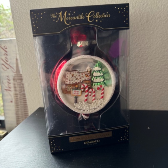 Demdaco The Mercantile Collection Blown Glass Ornament Carrie Meager Diorama - Picture 1 of 10